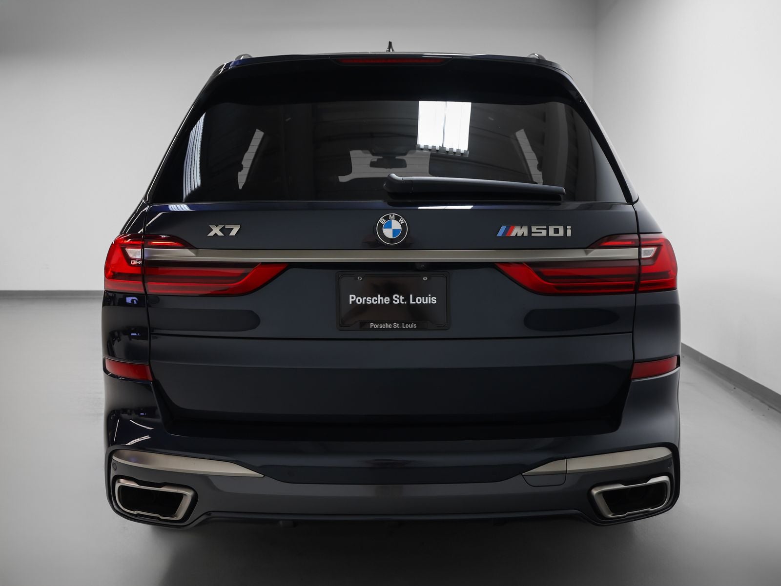 2022 BMW X7 M50i