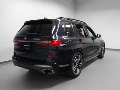 2022 BMW X7 M50i