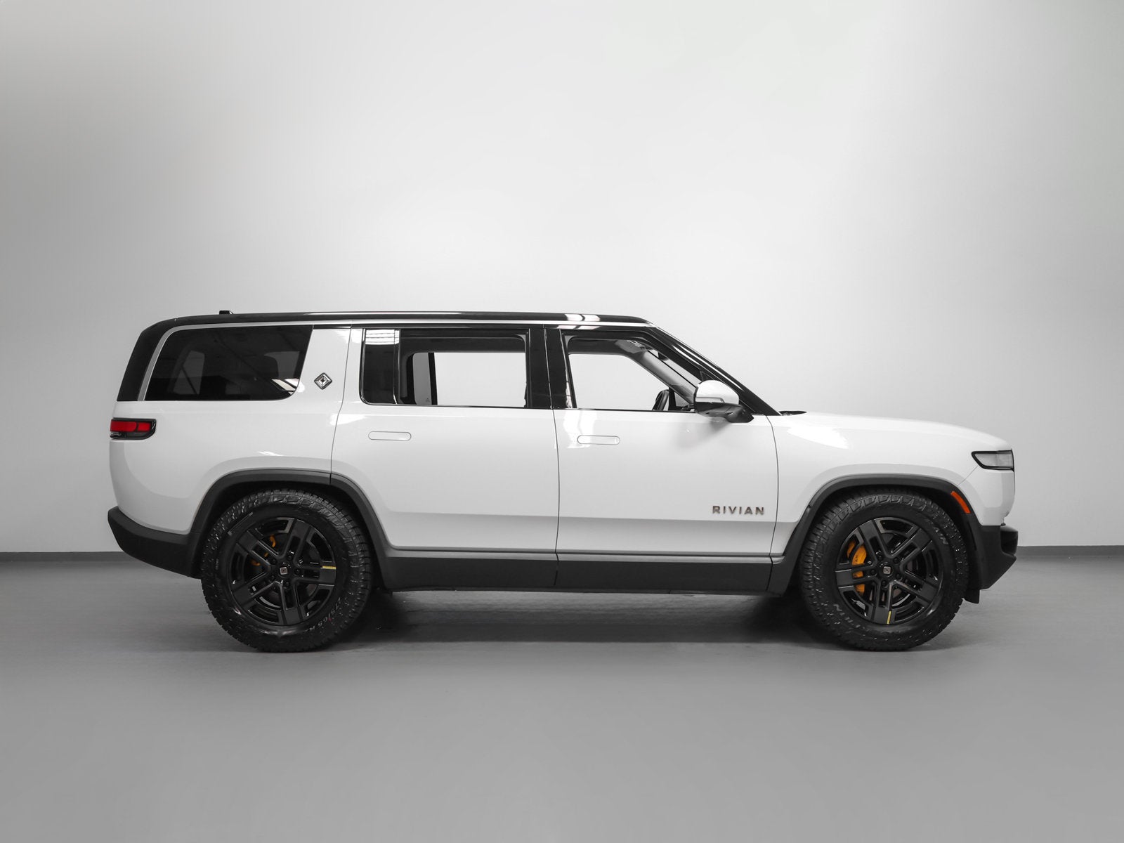2023 Rivian R1S Adventure Quad Motor Large Pack
