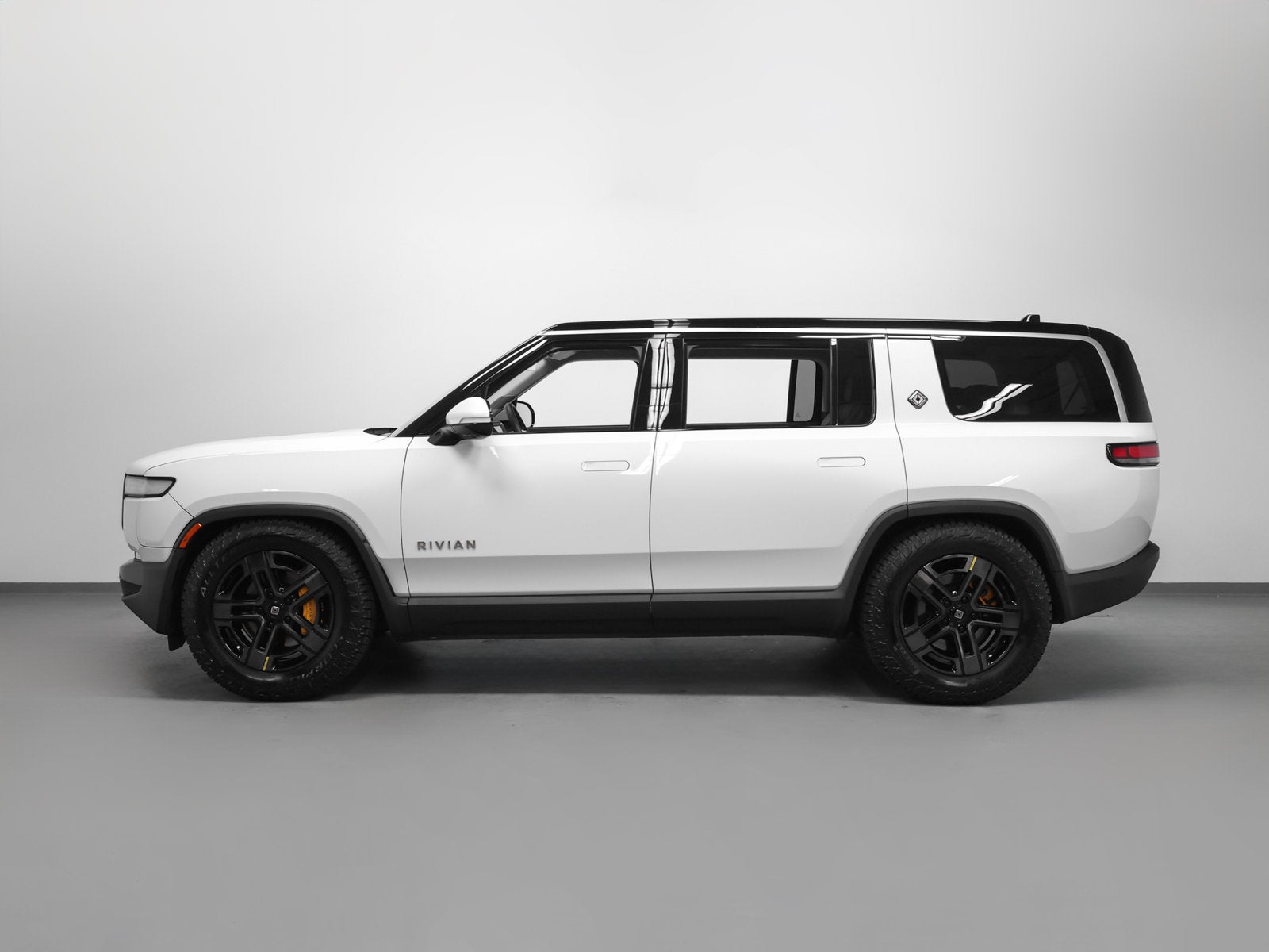 2023 Rivian R1S Adventure Quad Motor Large Pack