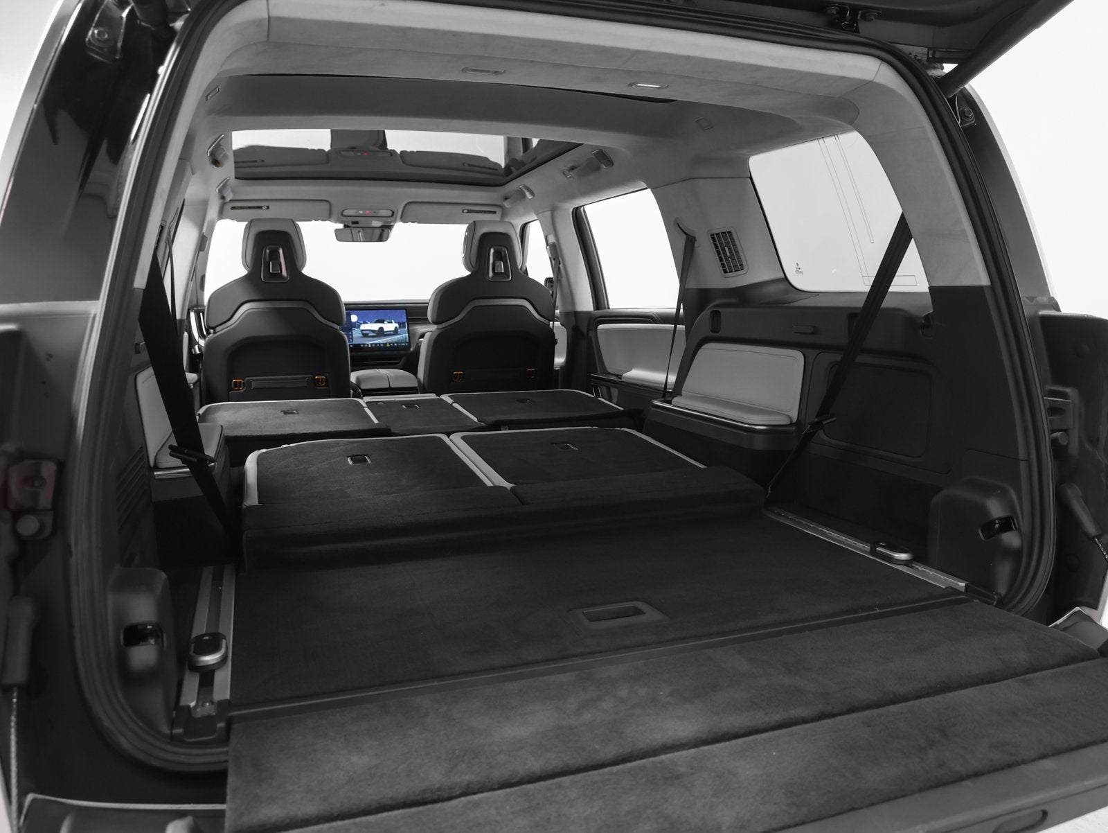 2023 Rivian R1S Adventure Quad Motor Large Pack