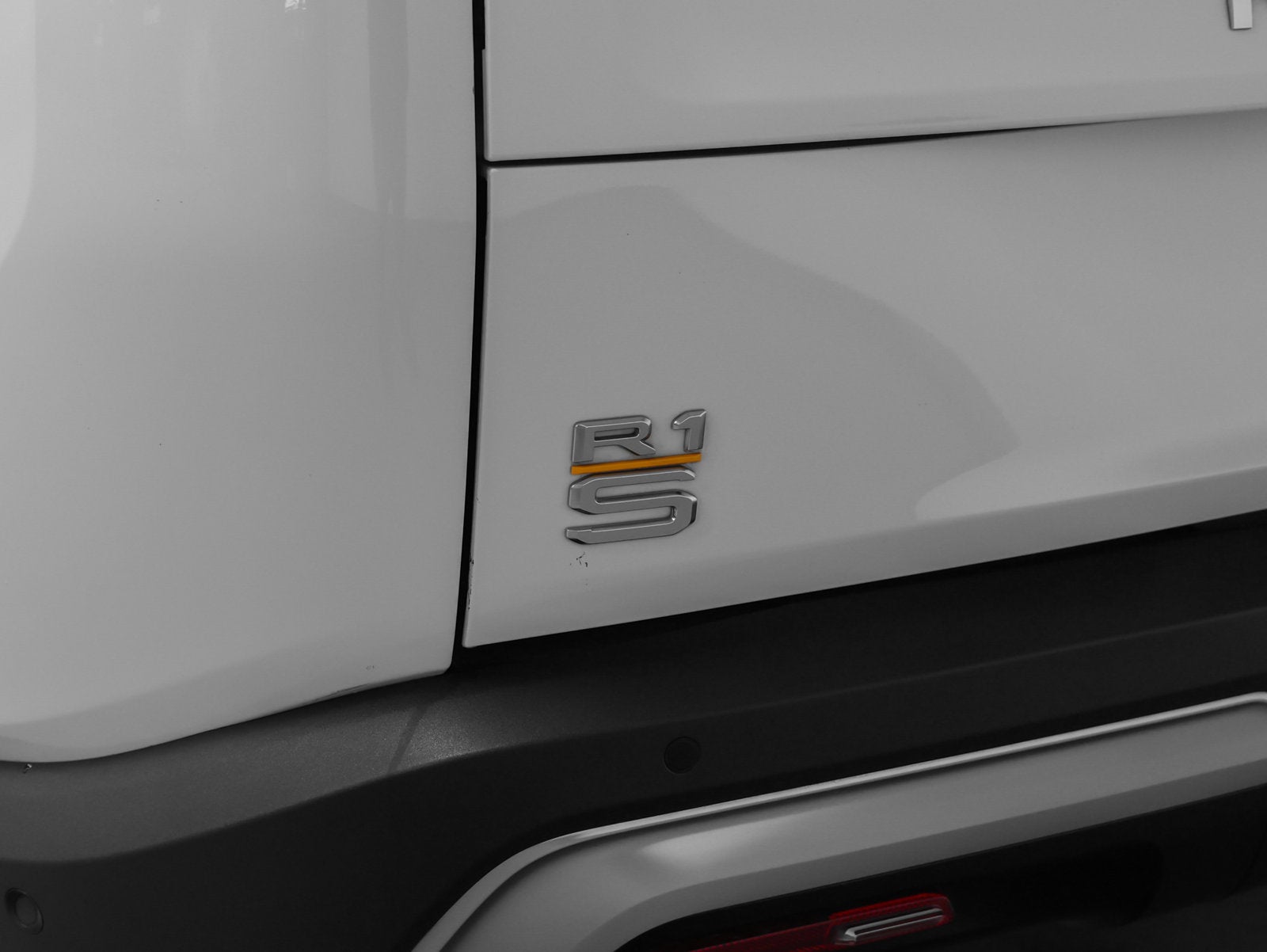 2023 Rivian R1S Adventure Quad Motor Large Pack