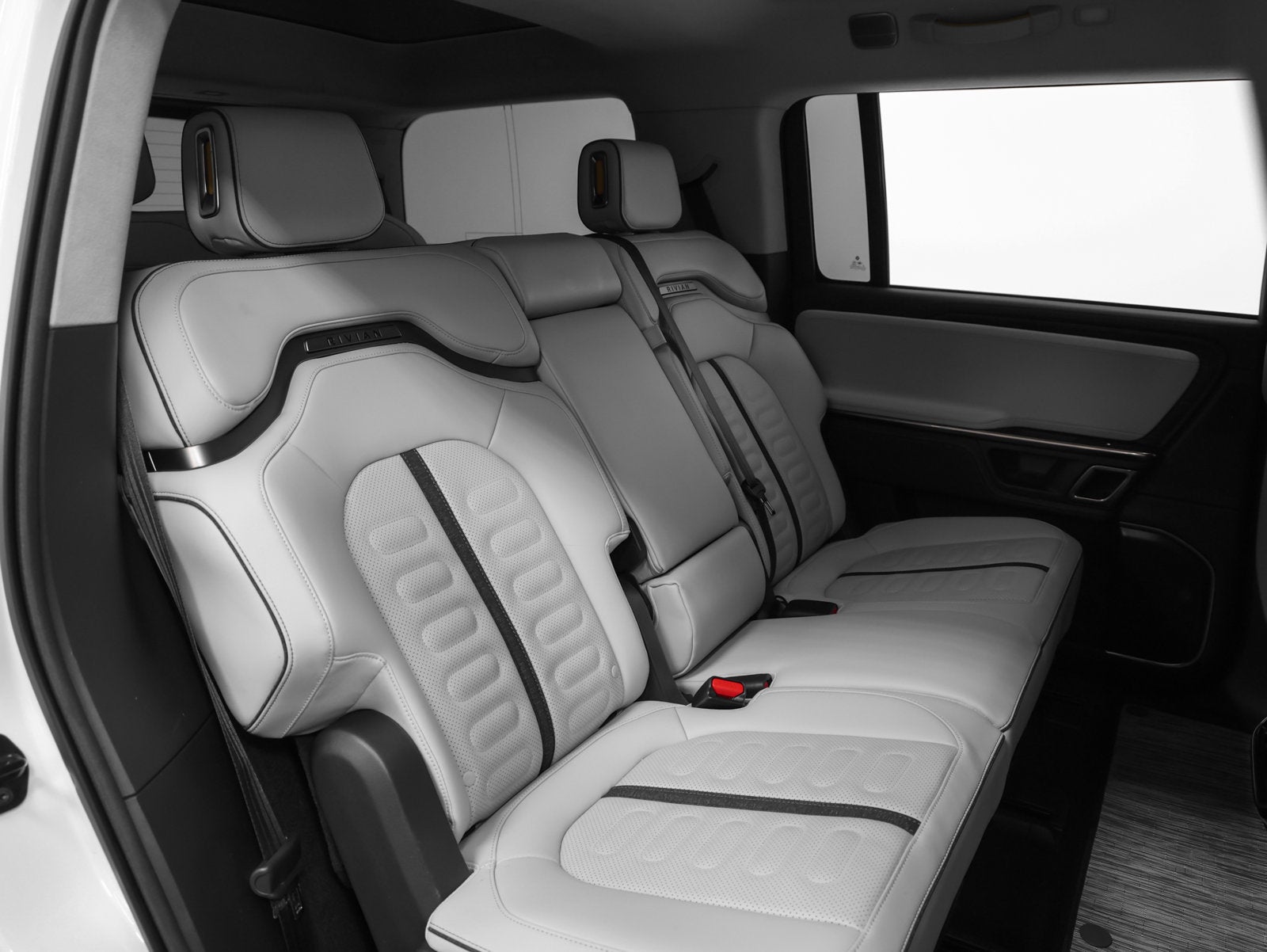 2023 Rivian R1S Adventure Quad Motor Large Pack