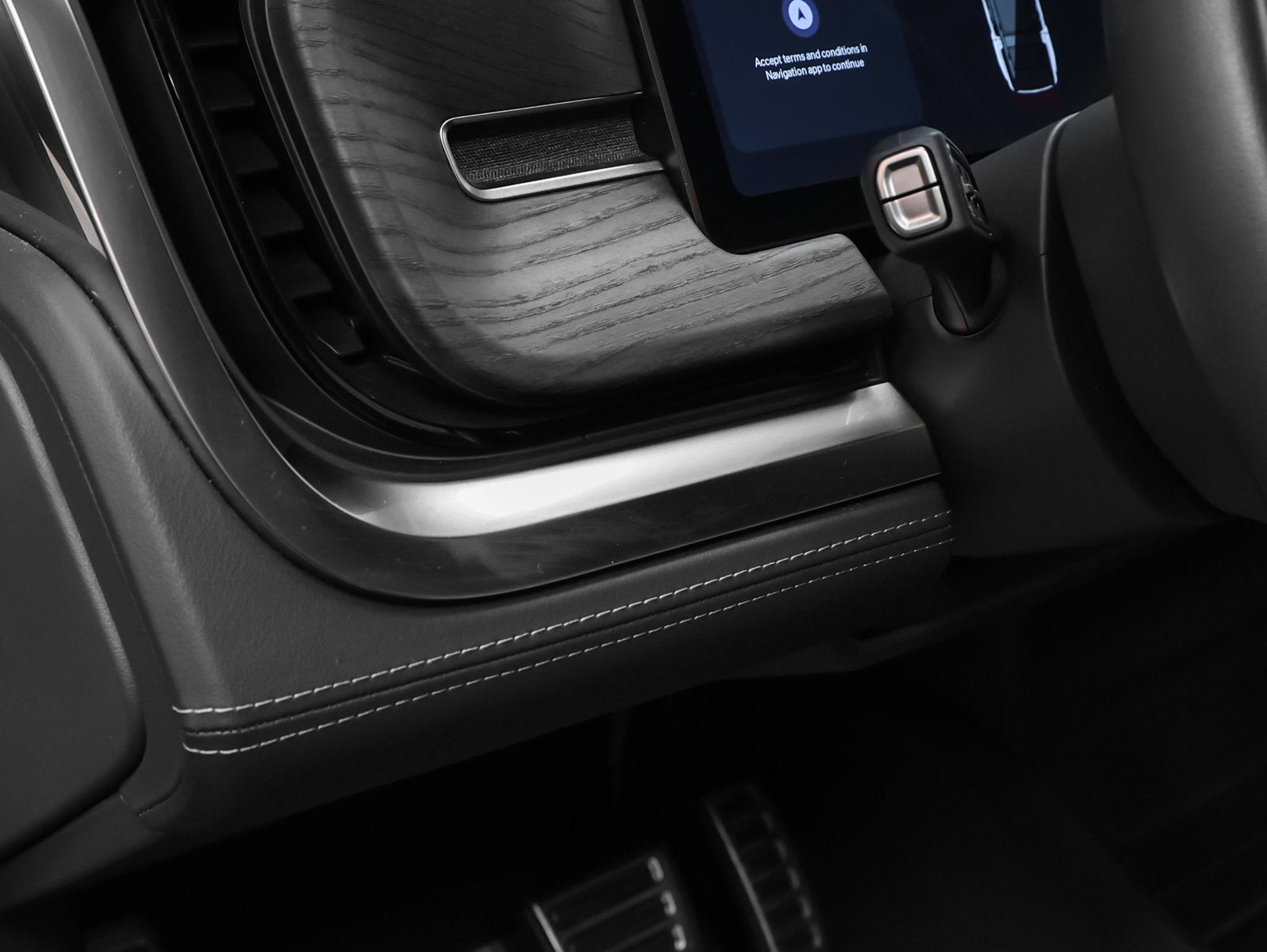 2023 Rivian R1S Adventure Quad Motor Large Pack
