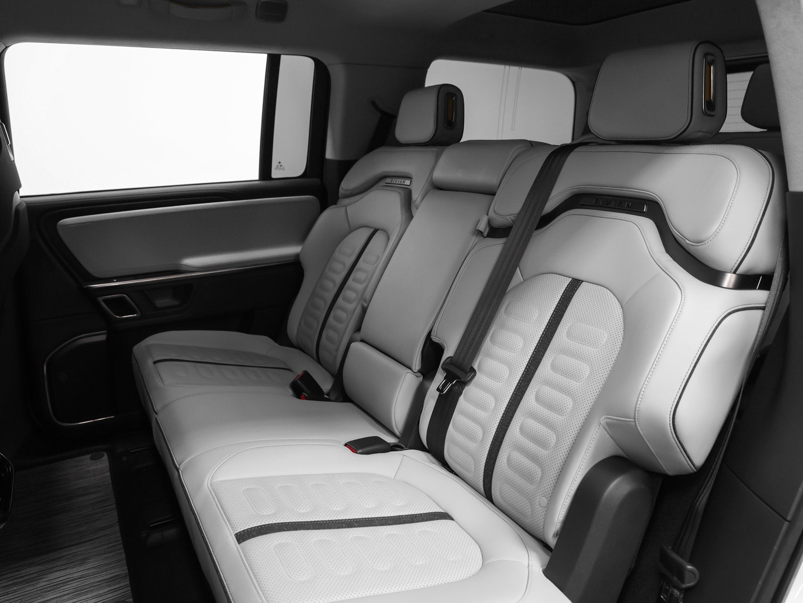 2023 Rivian R1S Adventure Quad Motor Large Pack