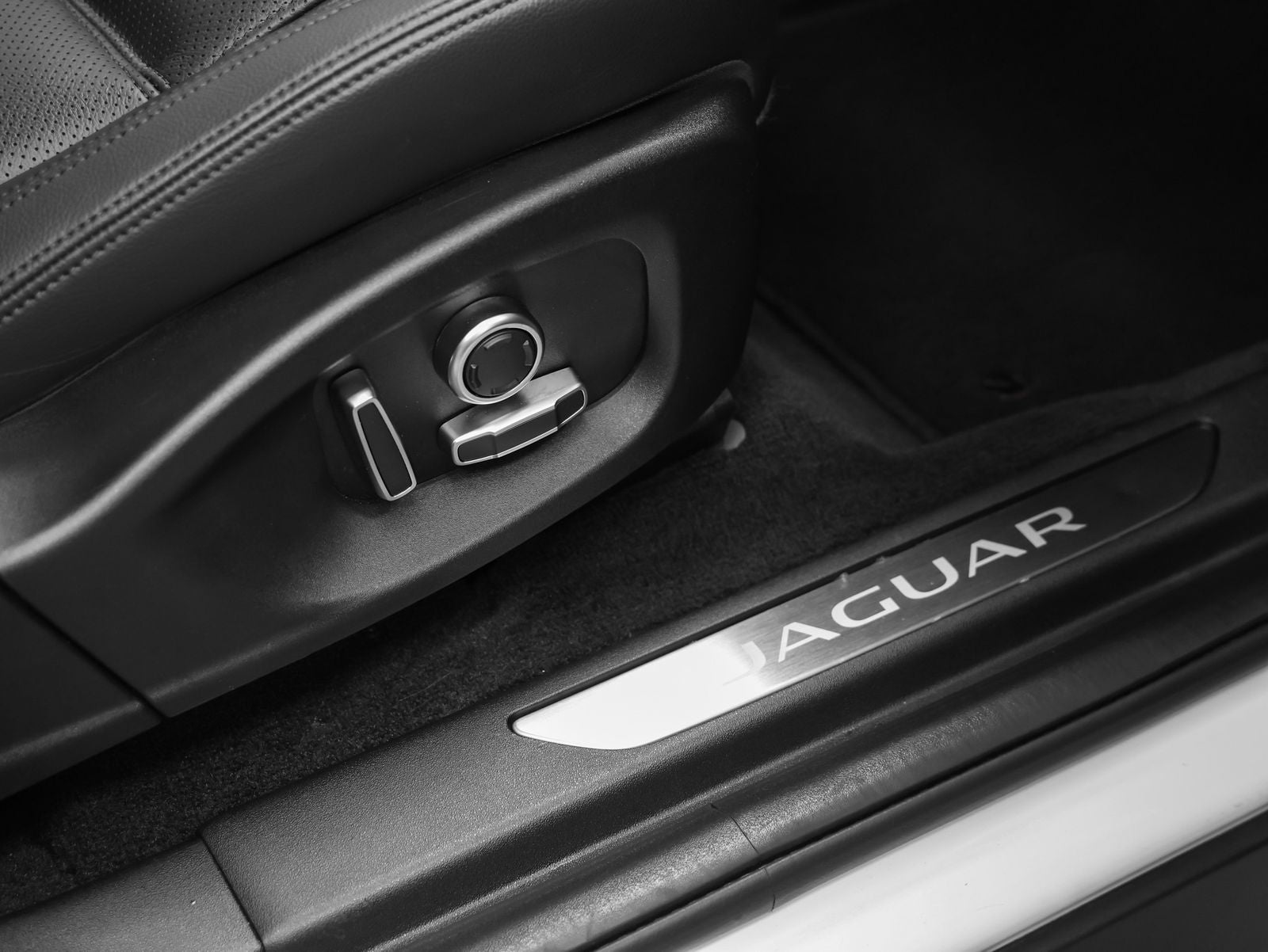 2021 Jaguar E-PACE P250 SE