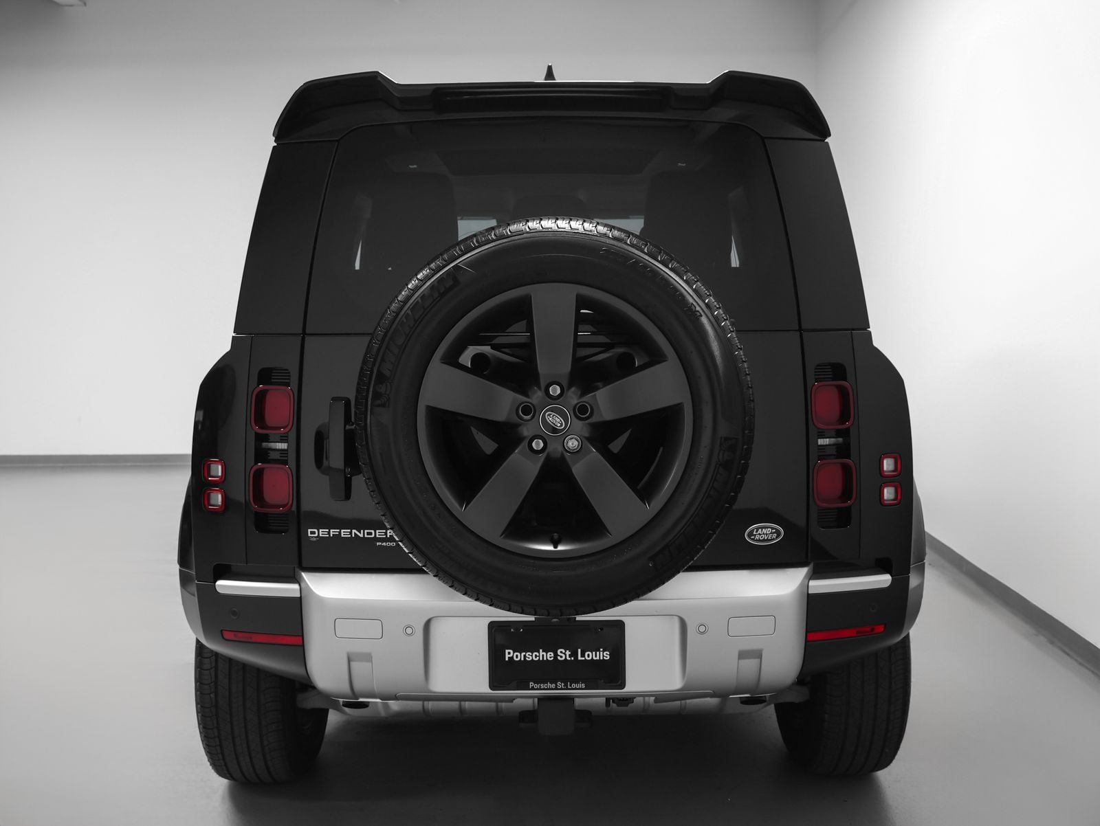 2023 Land Rover Defender 90 SE