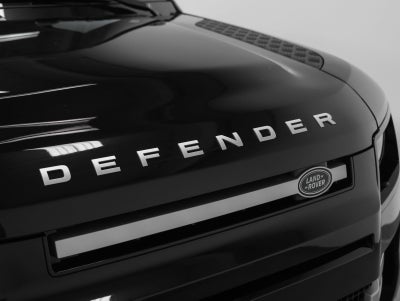 2023 Land Rover Defender 90 SE