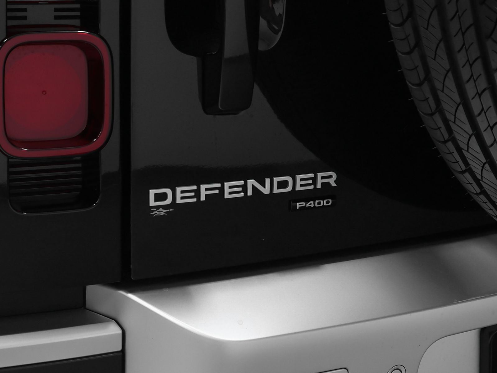 2023 Land Rover Defender 90 SE