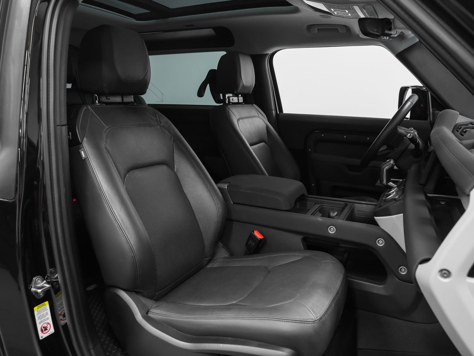 2023 Land Rover Defender 90 SE