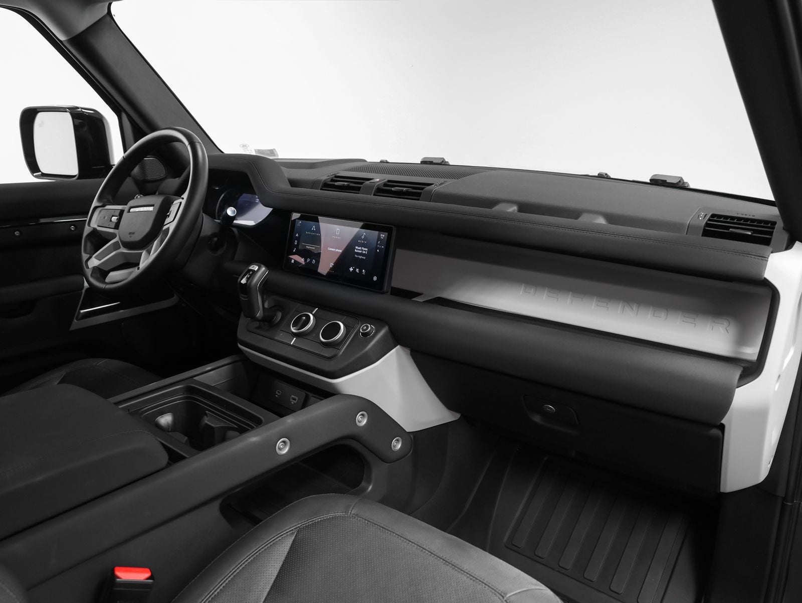 2023 Land Rover Defender 90 SE