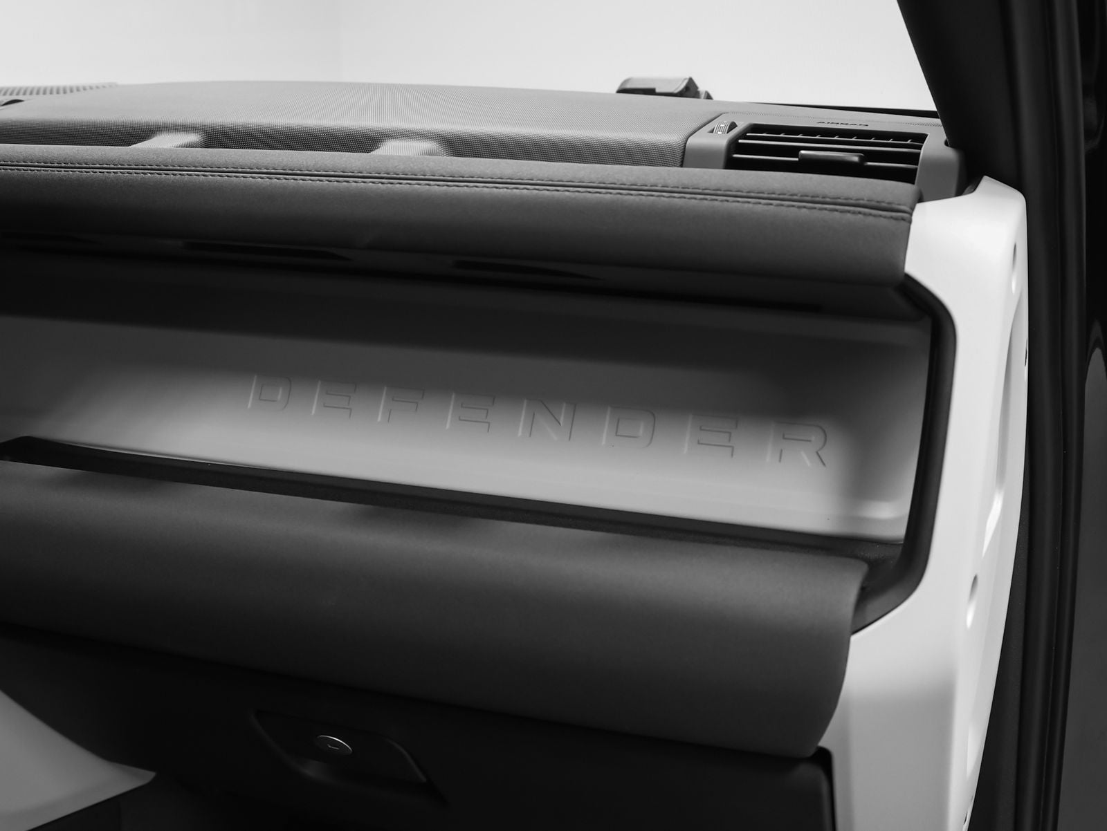 2023 Land Rover Defender 90 SE