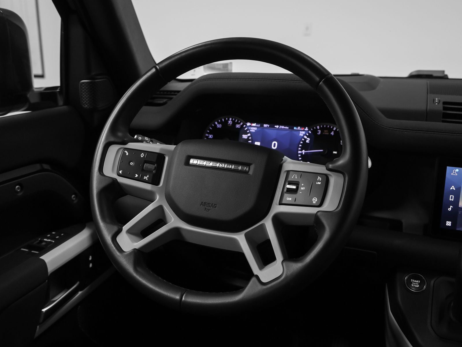 2023 Land Rover Defender 90 SE