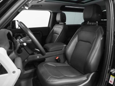 2023 Land Rover Defender 90 SE