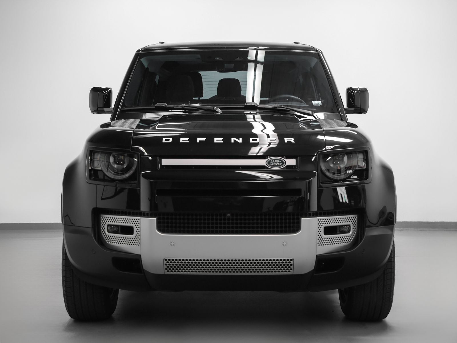 2023 Land Rover Defender 90 SE