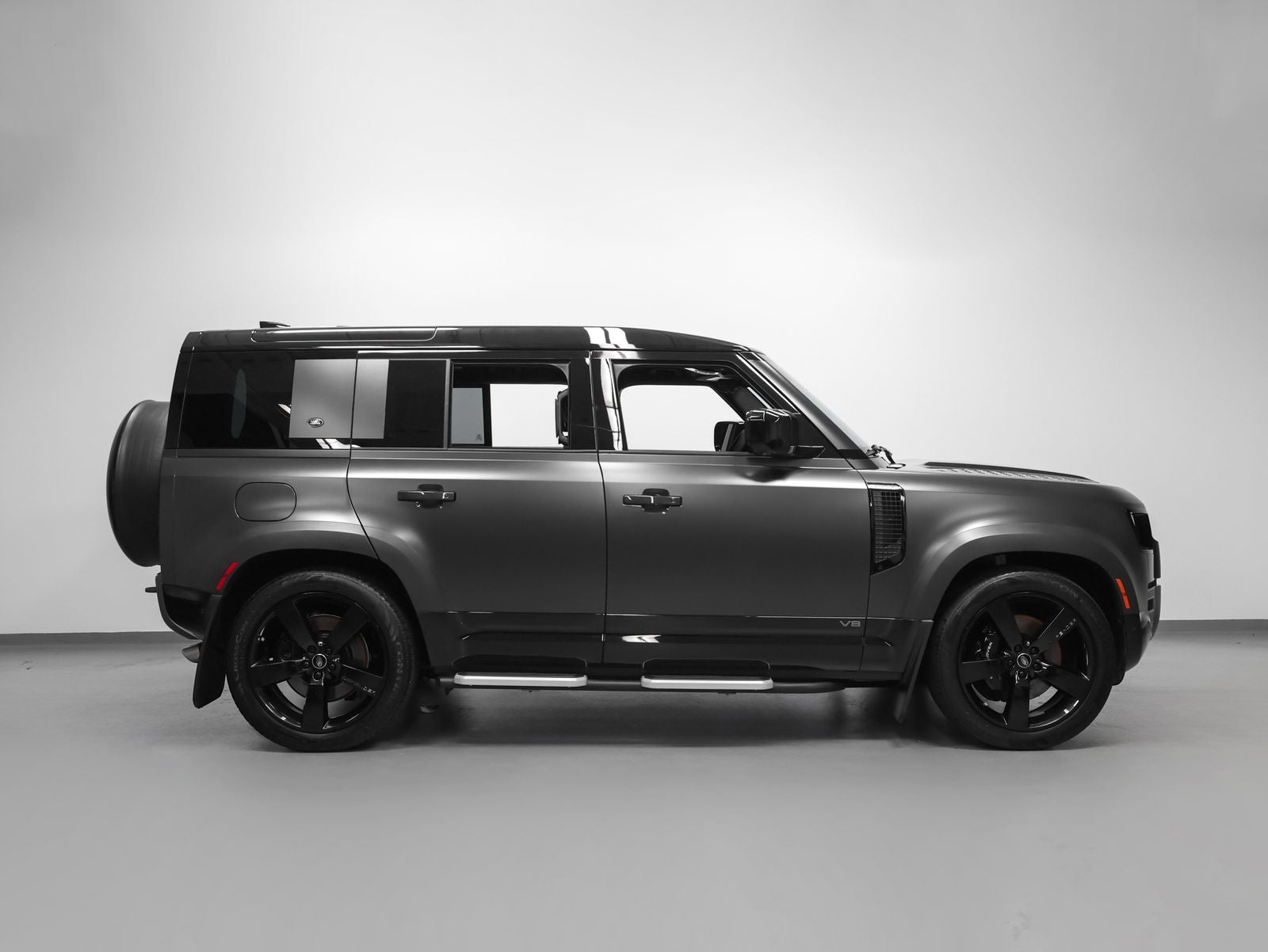 2023 Land Rover Defender 110 Carpathian Edition