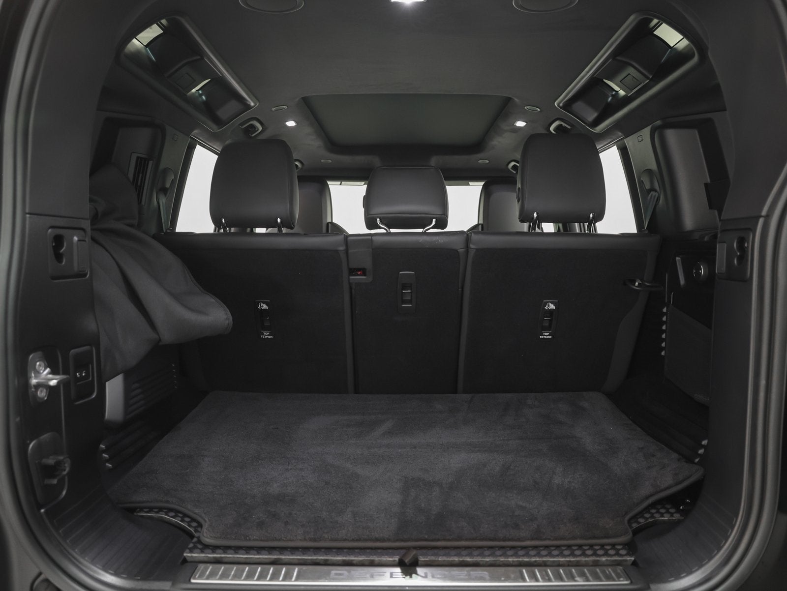 2025 Land Rover Defender 110 V8 P635 OCTA