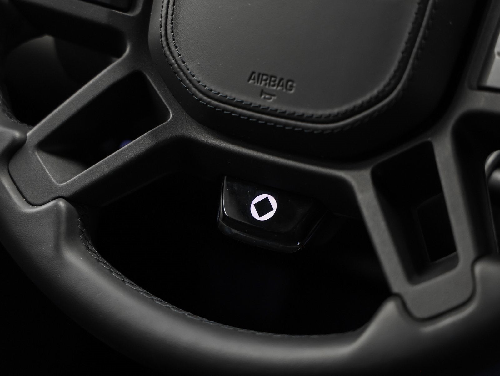 2025 Land Rover Defender 110 V8 P635 OCTA