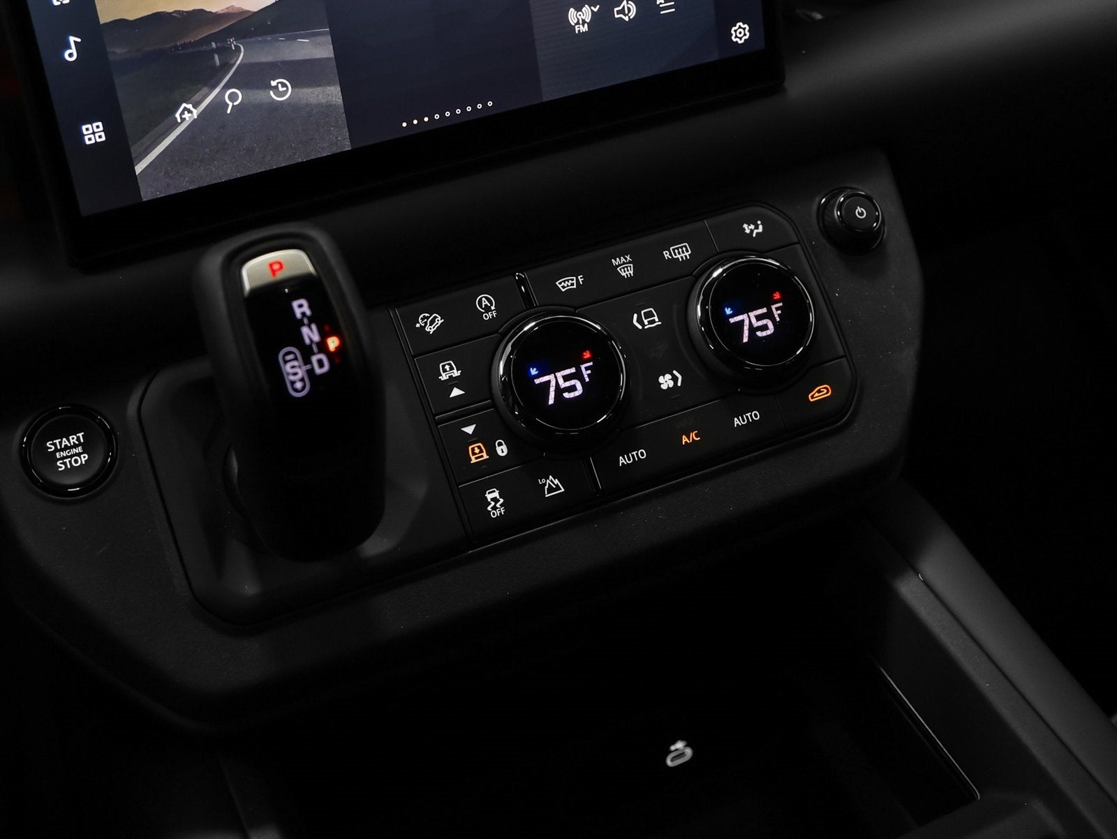 2025 Land Rover Defender 110 V8 P635 OCTA