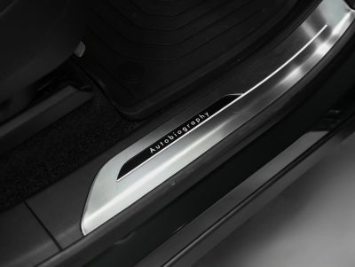 2025 Land Rover Range Rover Plug-In Hybrid Autobiography