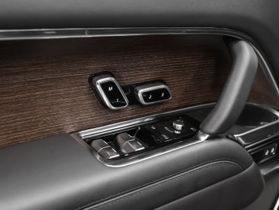 2025 Land Rover Range Rover Plug-In Hybrid Autobiography