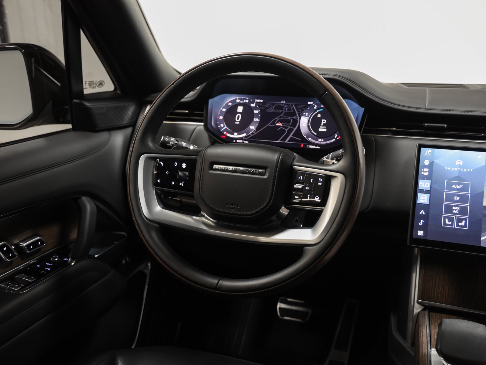 2025 Land Rover Range Rover Plug-In Hybrid Autobiography