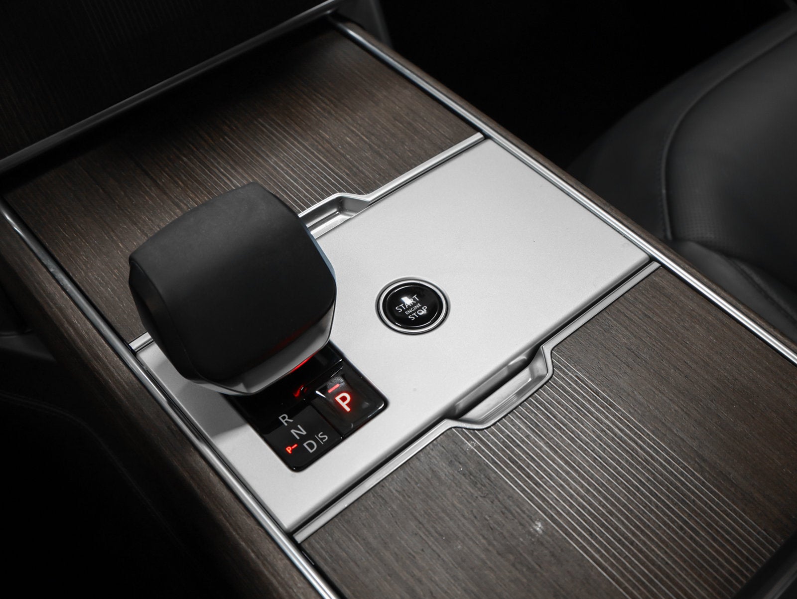 2025 Land Rover Range Rover Plug-In Hybrid Autobiography