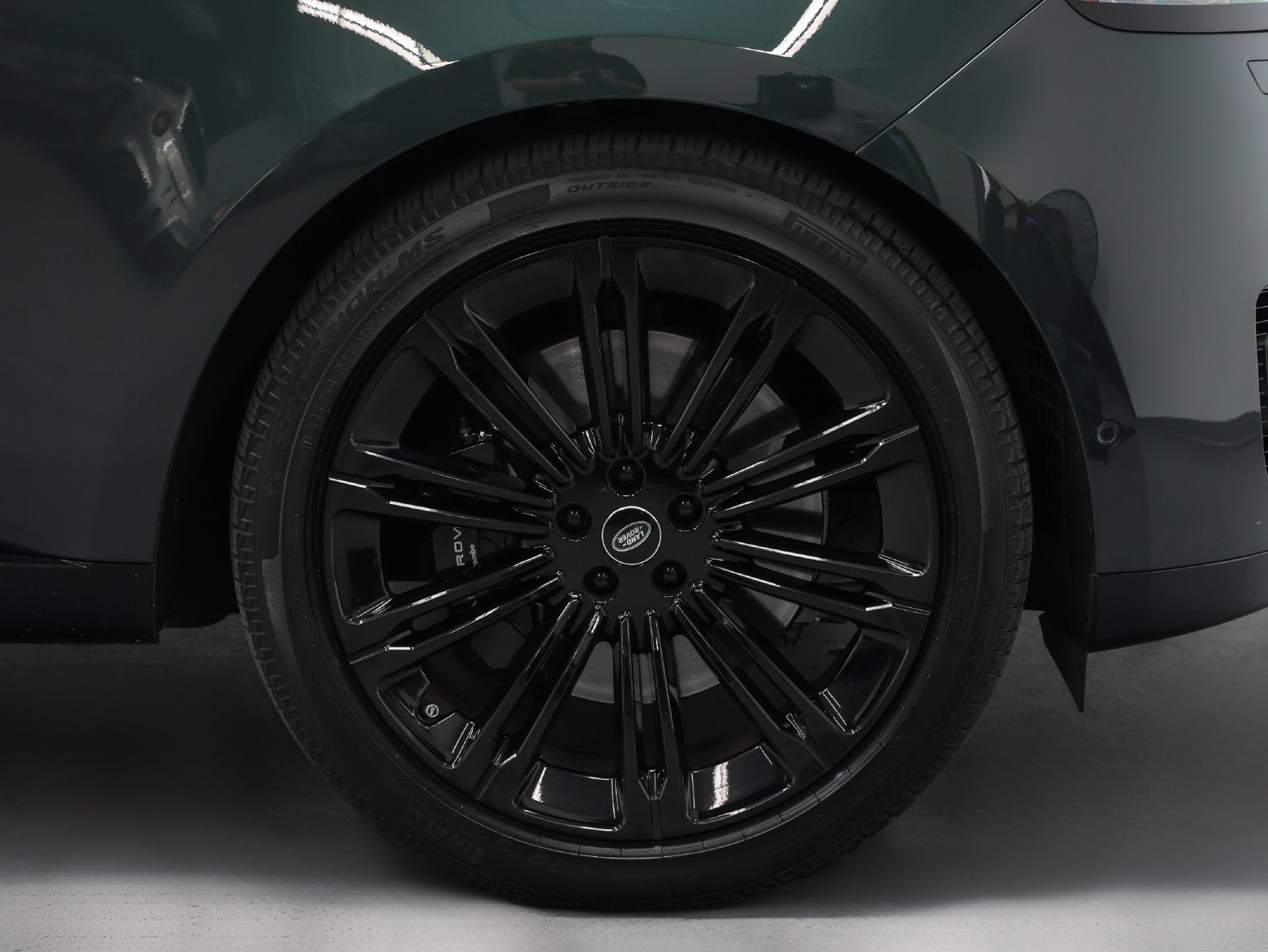 2025 Land Rover Range Rover SE
