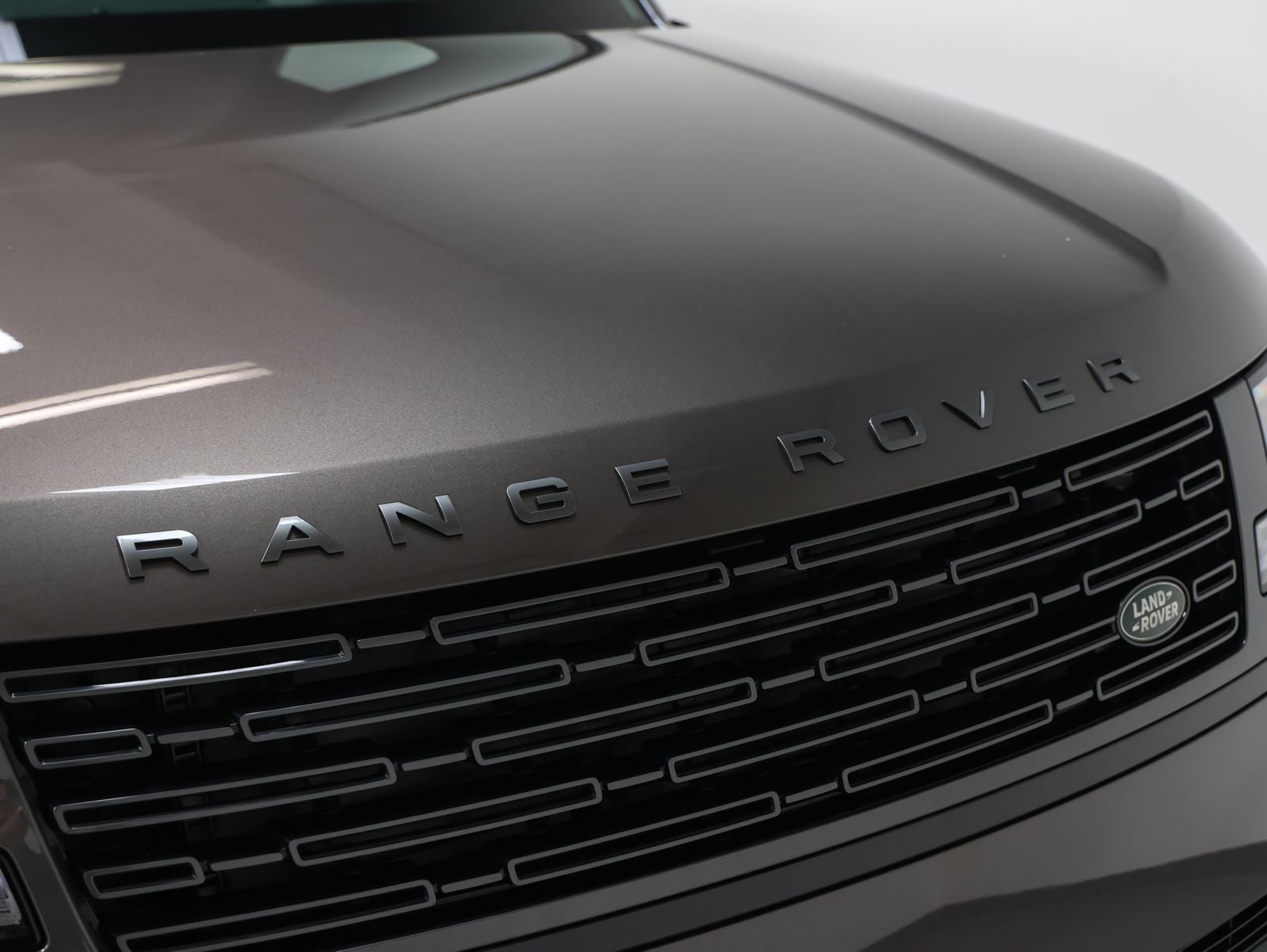 2025 Land Rover Range Rover SE LWB