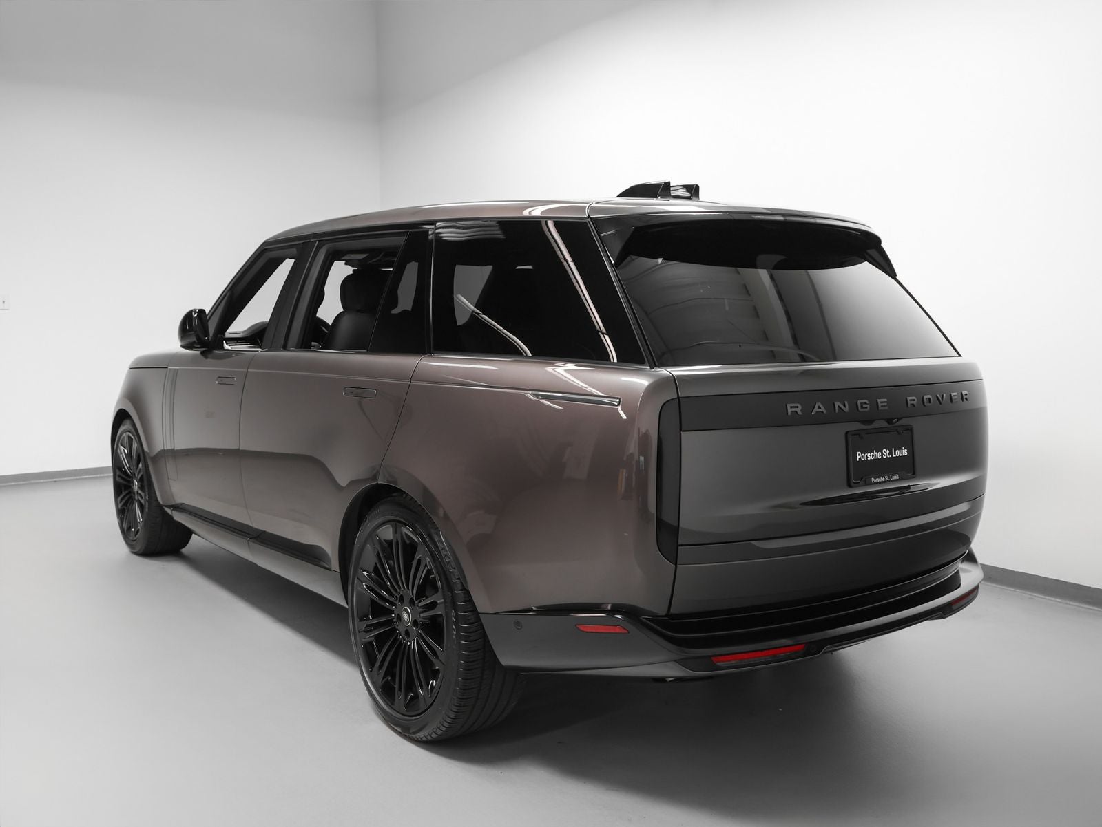 2025 Land Rover Range Rover SE LWB