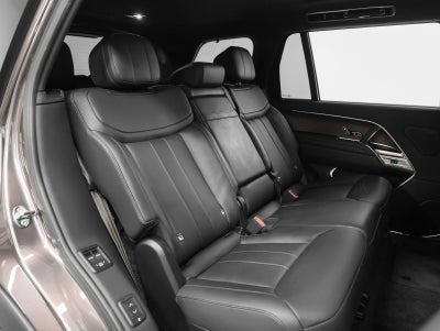 2025 Land Rover Range Rover SE LWB