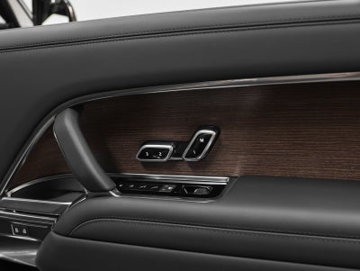 2025 Land Rover Range Rover SE LWB