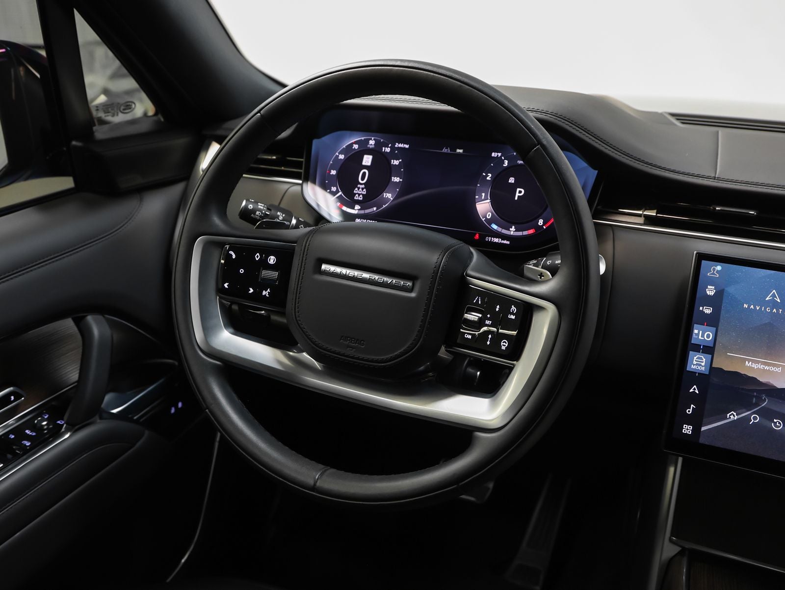 2025 Land Rover Range Rover SE LWB