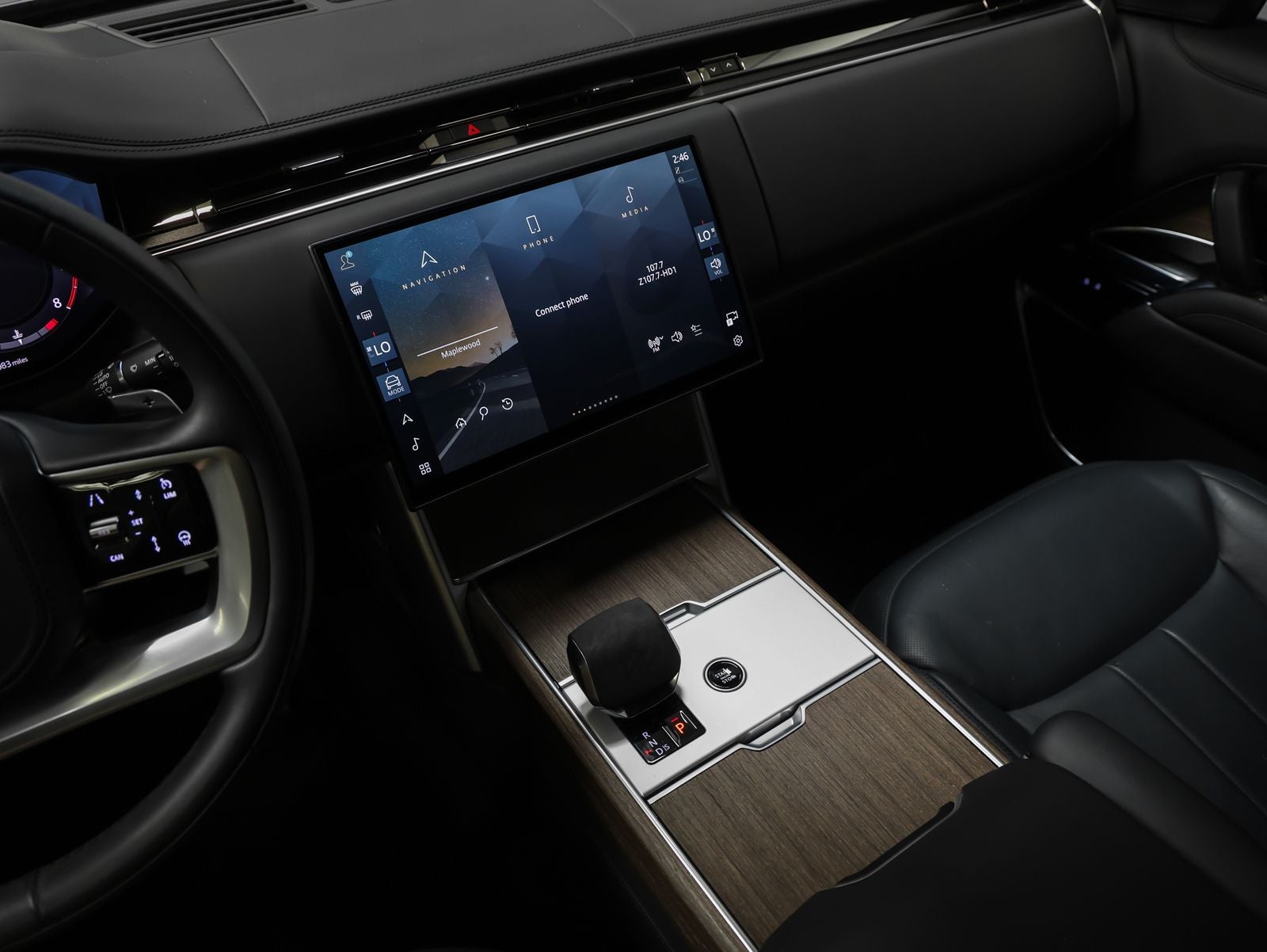 2025 Land Rover Range Rover SE LWB