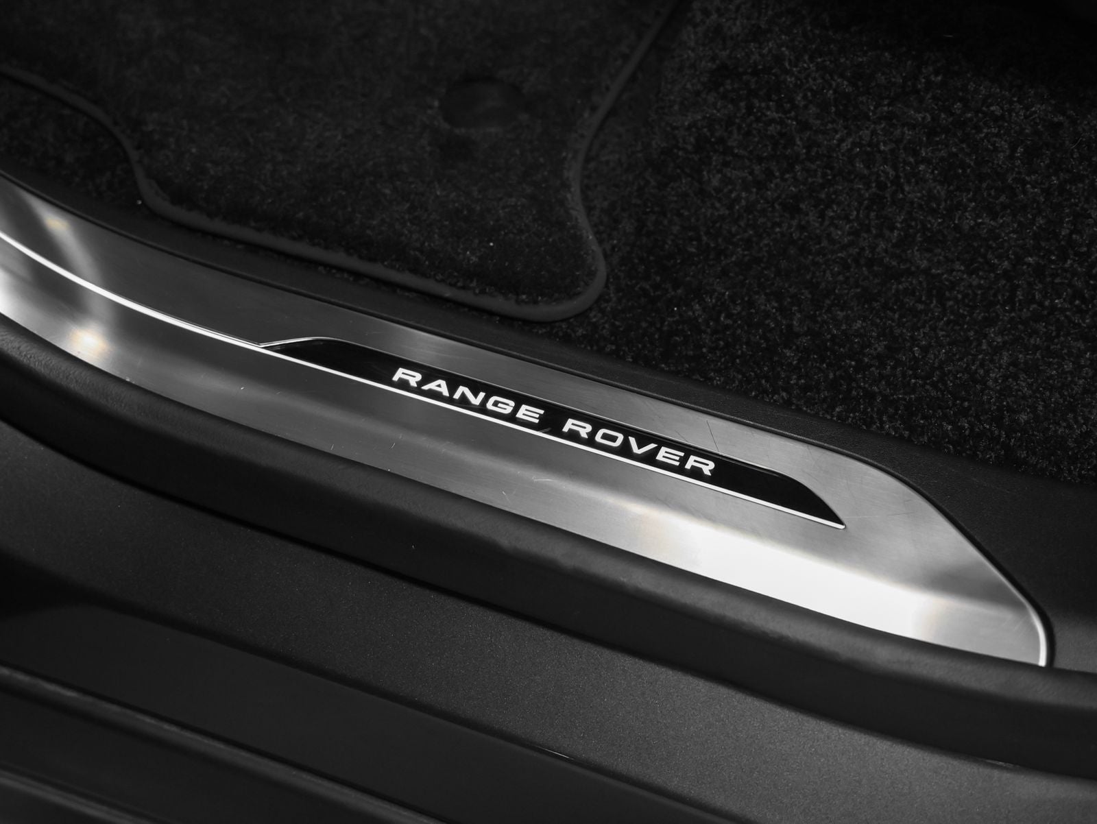 2025 Land Rover Range Rover SE LWB