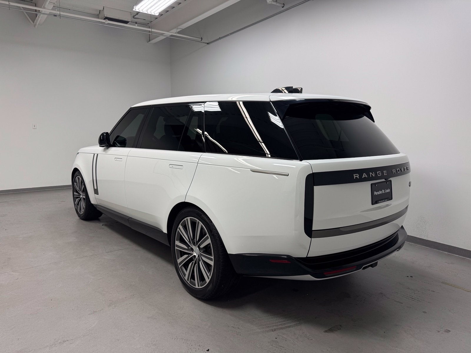 2023 Land Rover Range Rover SE LWB