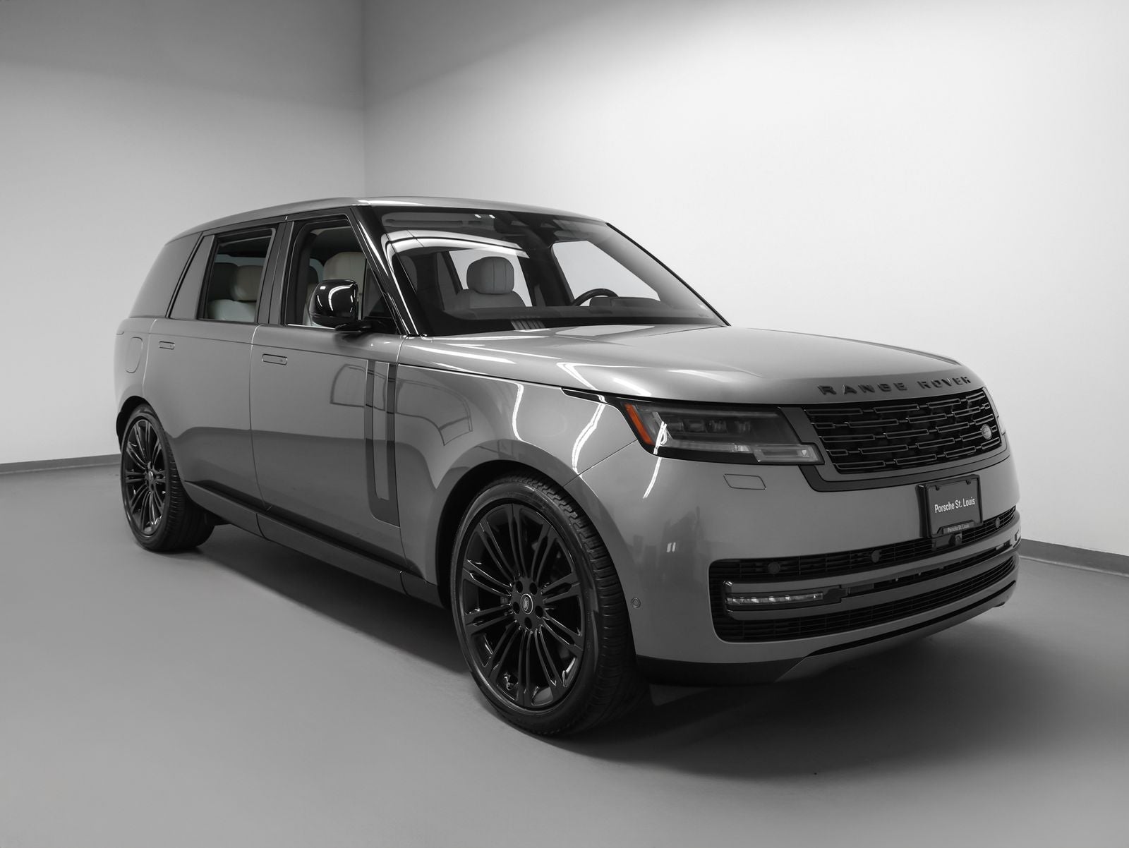 2023 Land Rover Range Rover SE LWB