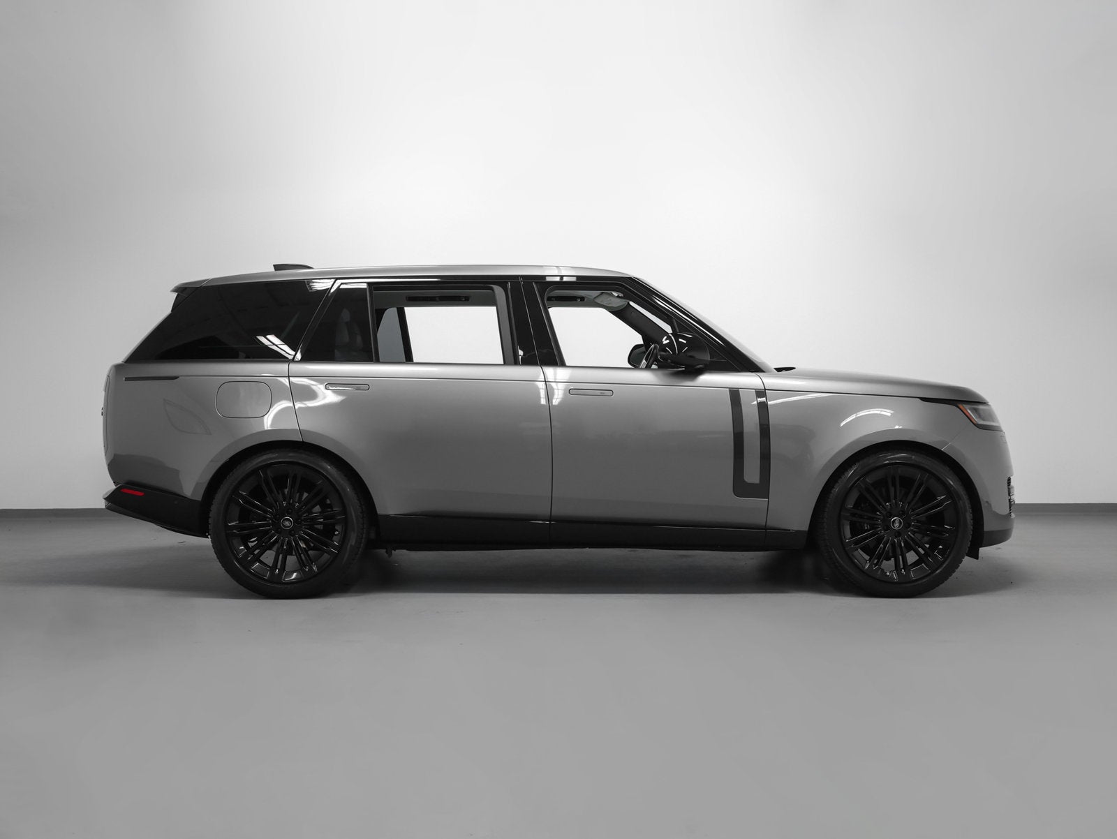 2023 Land Rover Range Rover SE LWB