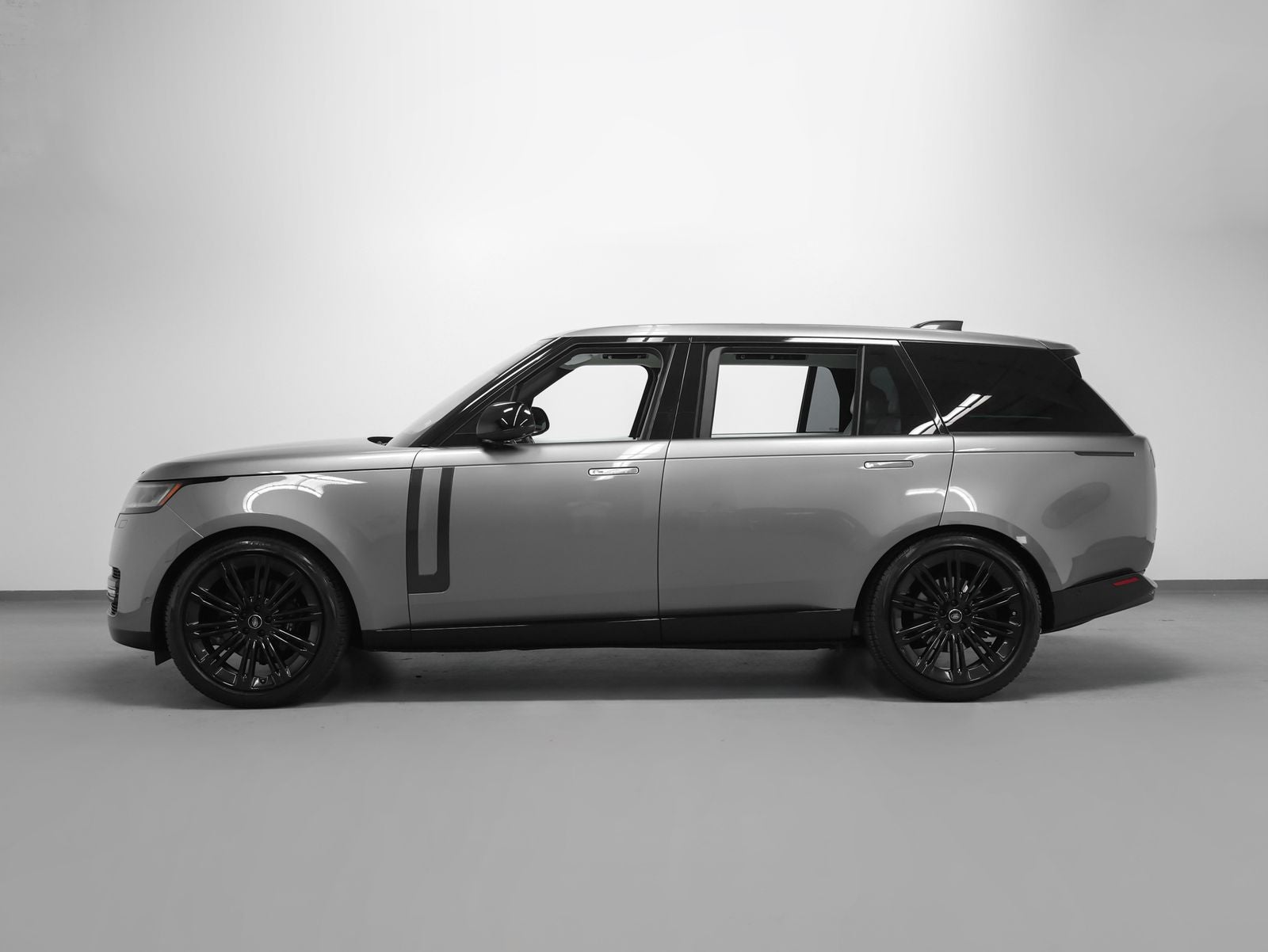 2023 Land Rover Range Rover SE LWB