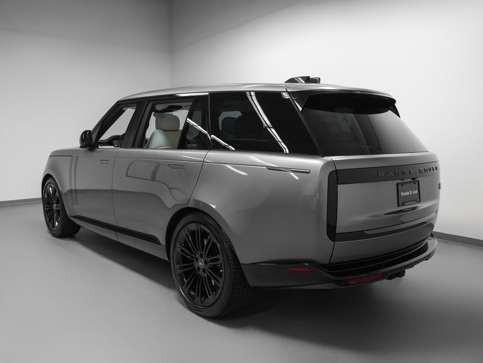 2023 Land Rover Range Rover SE LWB
