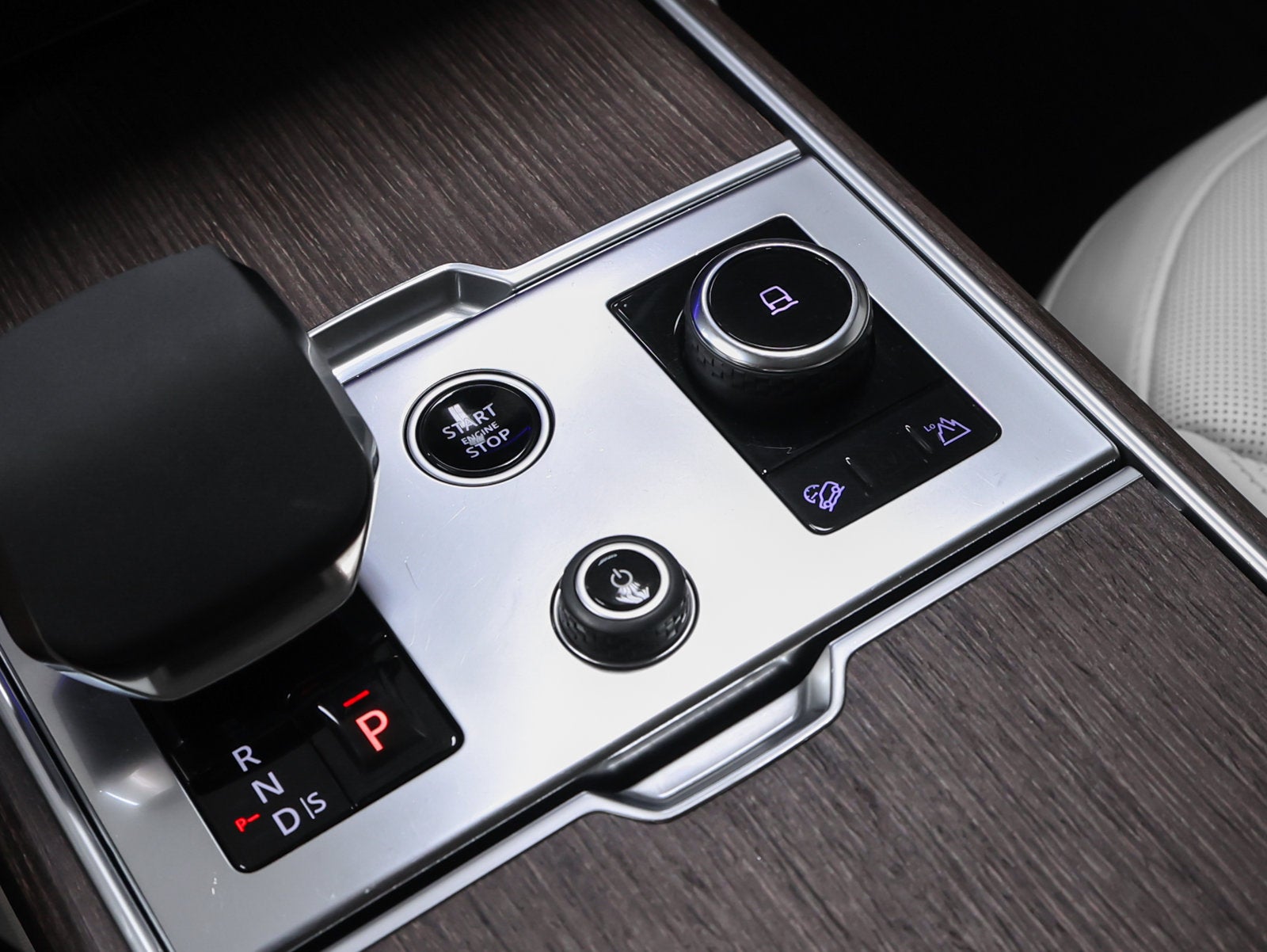 2023 Land Rover Range Rover SE LWB