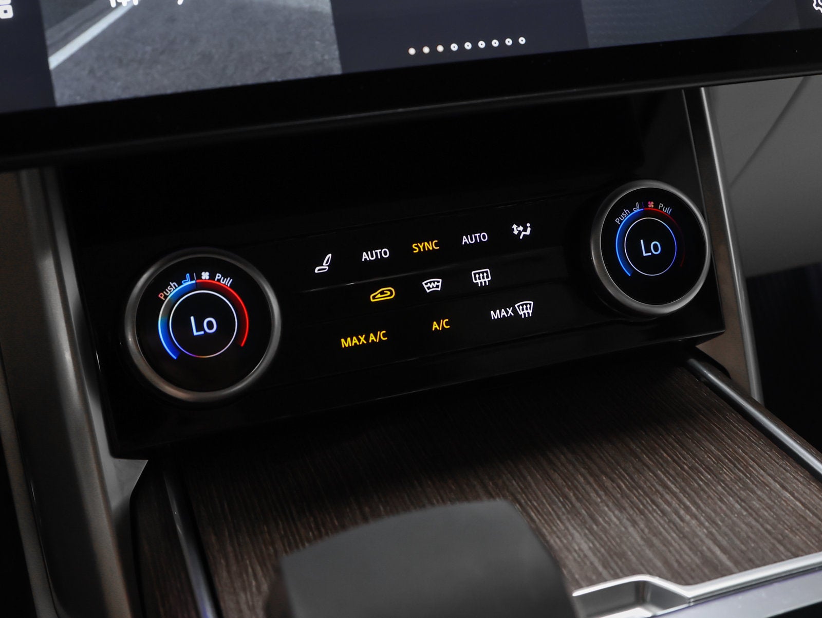 2023 Land Rover Range Rover SE LWB