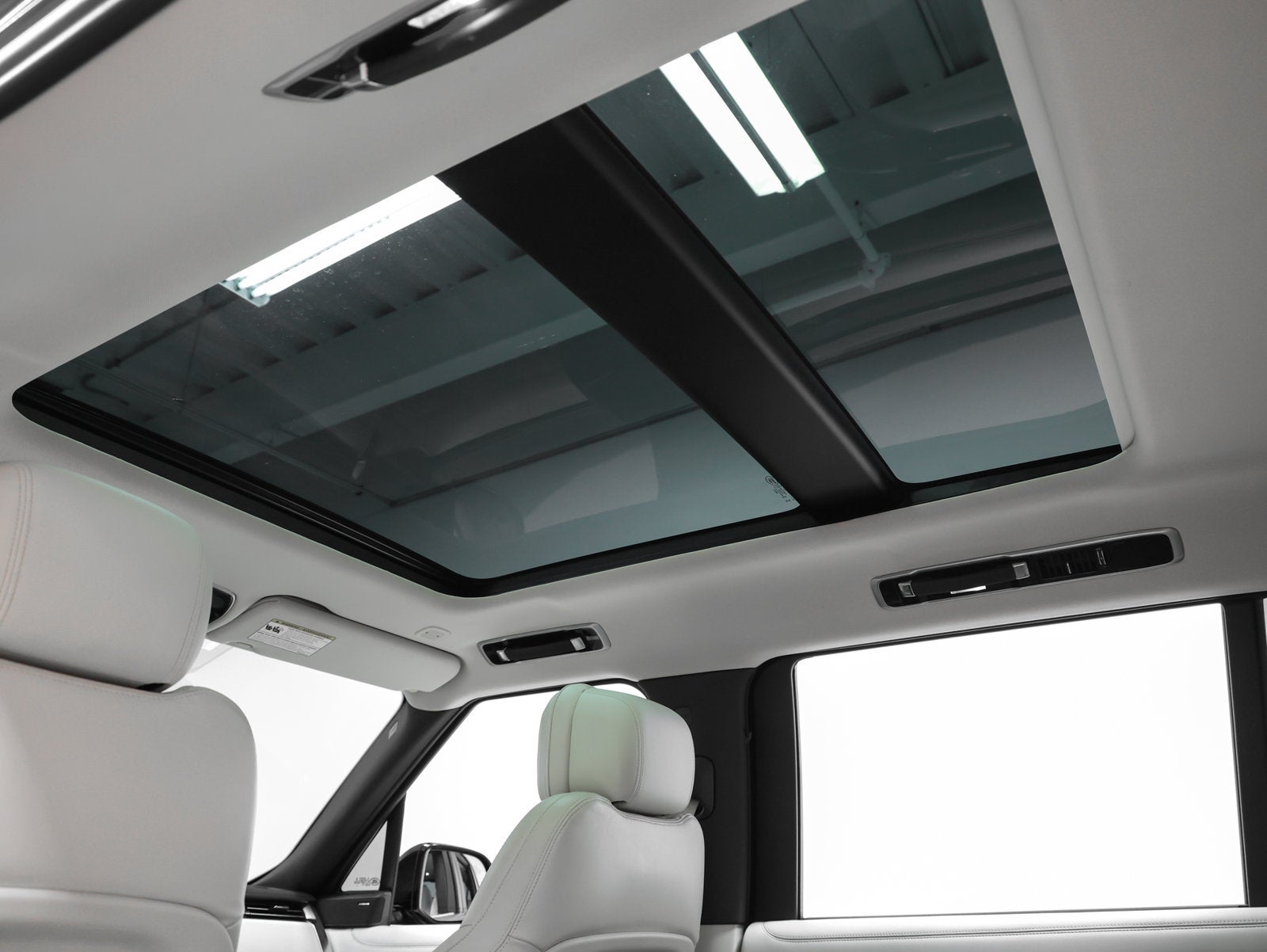 2023 Land Rover Range Rover SE LWB