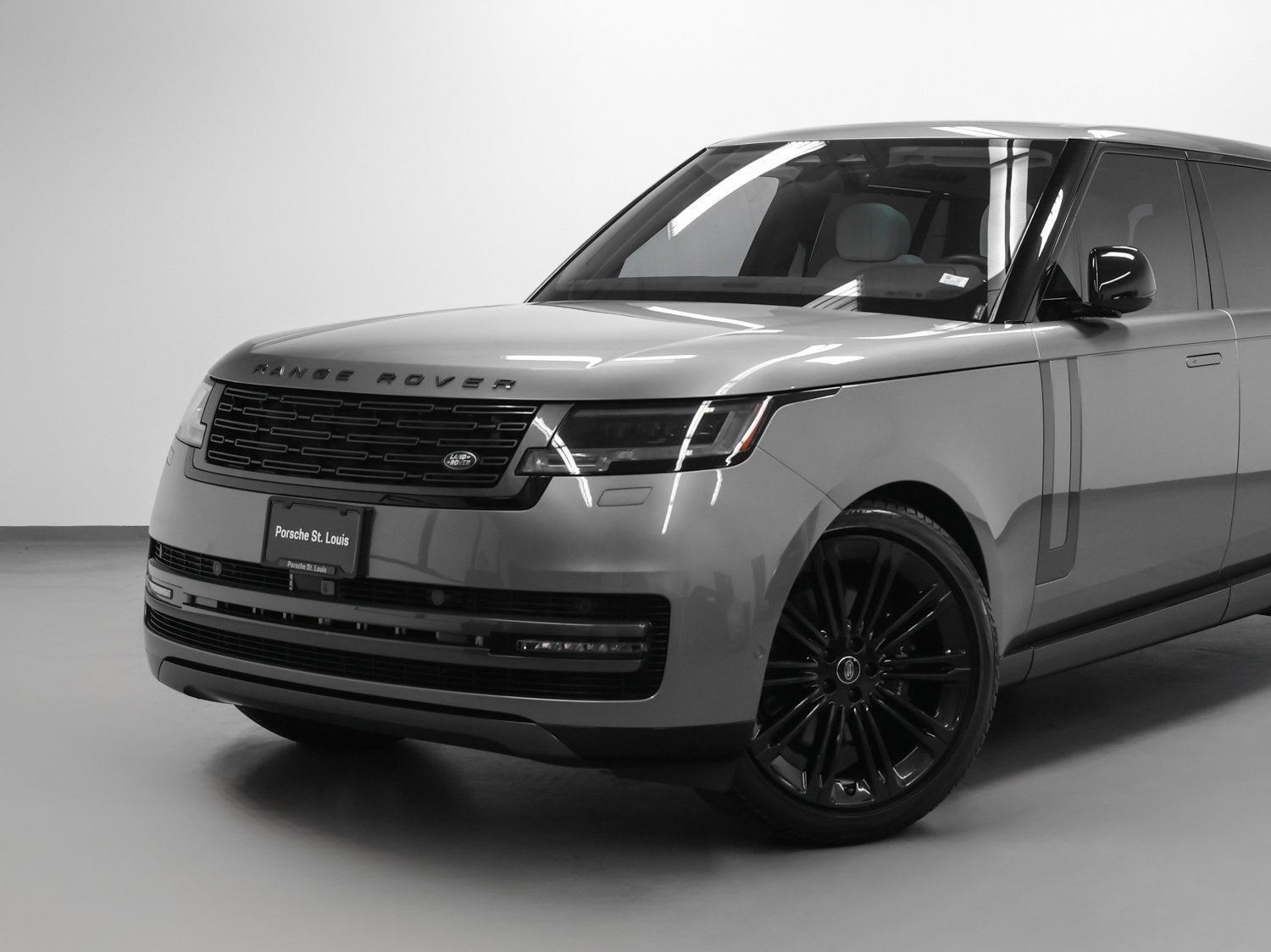 2023 Land Rover Range Rover SE LWB