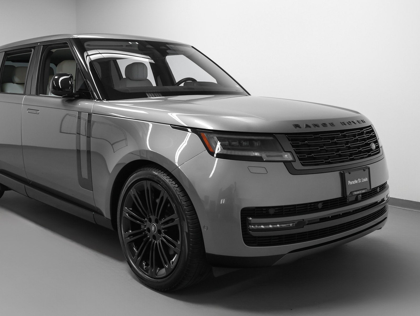 2023 Land Rover Range Rover SE LWB