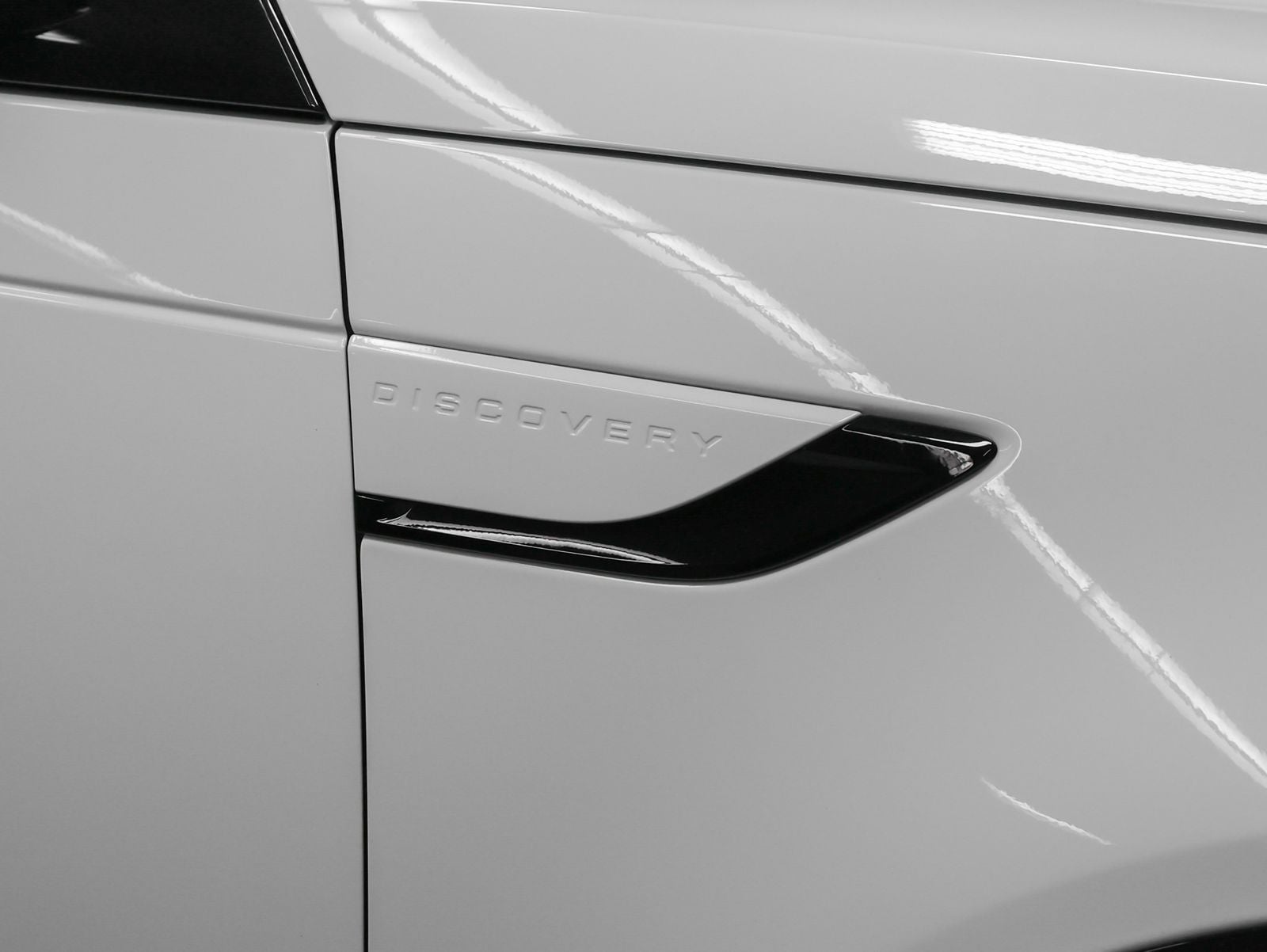 2022 Land Rover Discovery S R-Dynamic