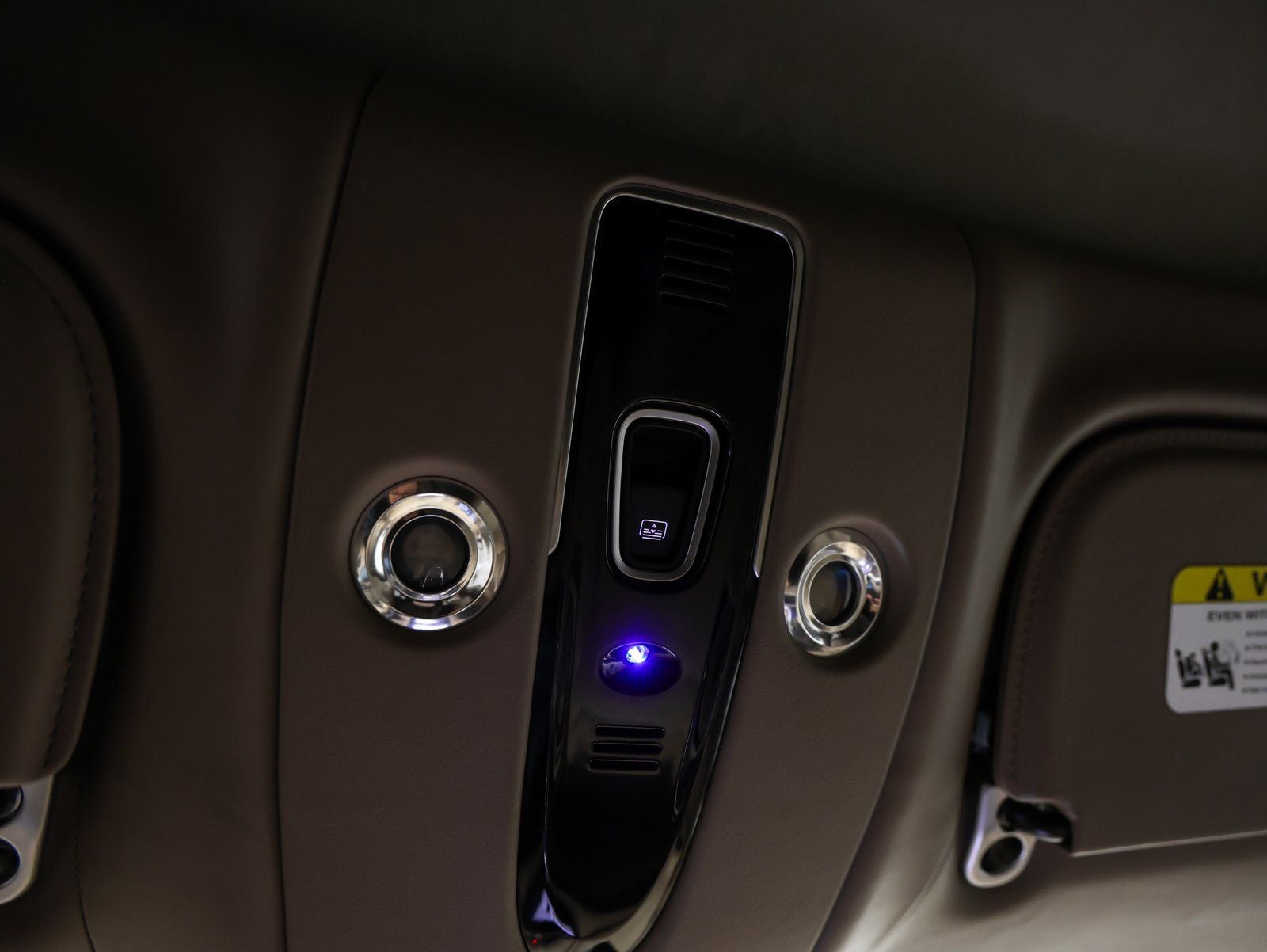 2021 Aston Martin DBX Base