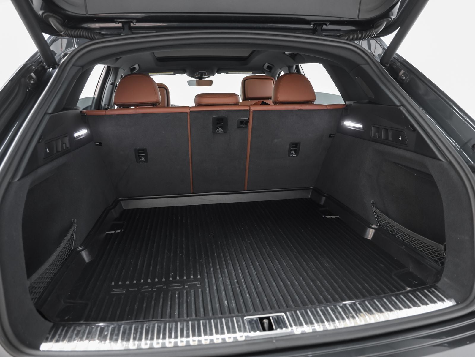 2019 Audi e-tron Prestige quattro