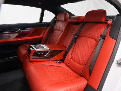 2022 BMW 7 Series ALPINA B7 xDrive