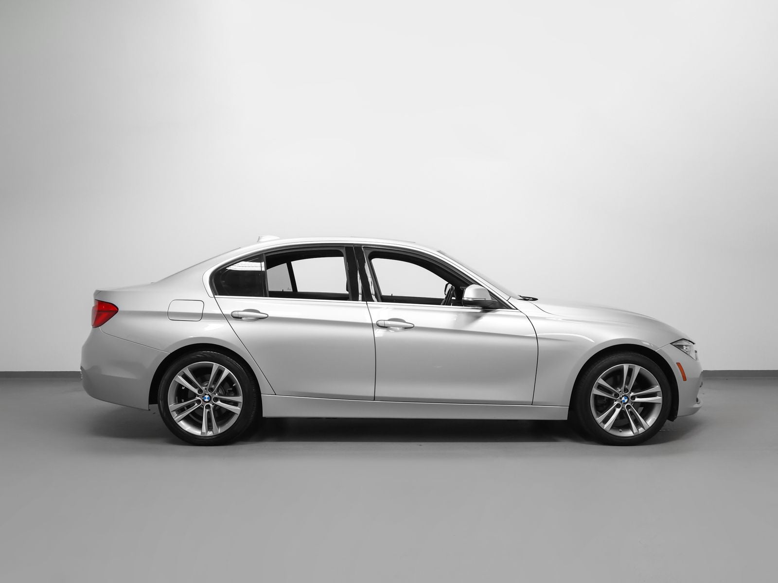 2018 BMW 3 Series 330i xDrive